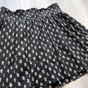 Old Navy smocked waist black and white paisley flare flounce skirt